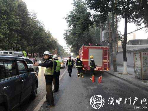 巡邏路上遇起火，漢中交警全力協(xié)助消防人員撲滅火情