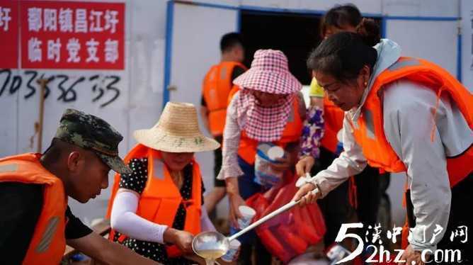 這才叫“乘風(fēng)破浪的姐姐”