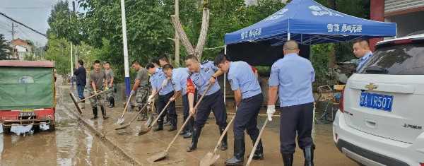 暴雨過(guò)后，寧強(qiáng)全城清淤正忙！