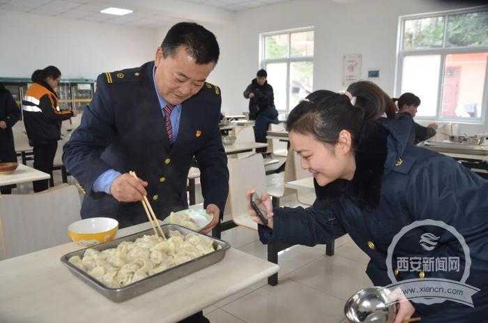 冬至暖心水餃 吃出“家”的味道 漢中車務(wù)段勉西車站1萬多個(gè)餃子解濃濃鄉(xiāng)愁