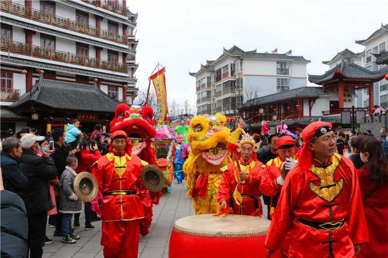 非遺鬧古鎮(zhèn) 歡樂過元宵！這個(gè)元宵熱鬧非凡……