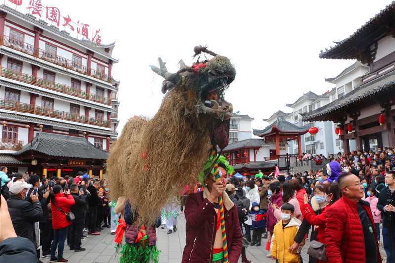 非遺鬧古鎮(zhèn) 歡樂過元宵！這個(gè)元宵熱鬧非凡……