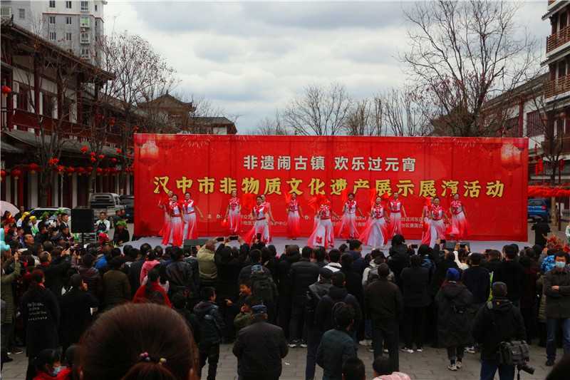 非遺鬧古鎮(zhèn) 歡樂過元宵！這個(gè)元宵熱鬧非凡……