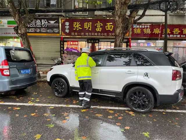 68小時(shí)堅(jiān)守！漢中交警大隊(duì)圓滿(mǎn)完成國(guó)慶假期道路交通安保任務(wù)"