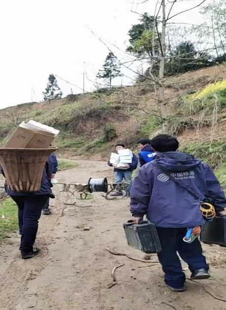 漢中移動寬帶智慧家庭工程師用行動詮釋心級服務