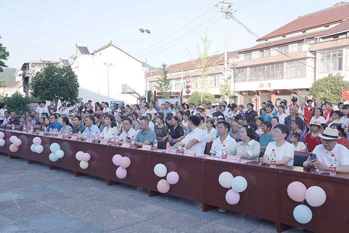 陜西理工大學“涓涓理工情意，教育賦能鄉(xiāng)村振興”大舞臺走進南鄭兩河鎮(zhèn)