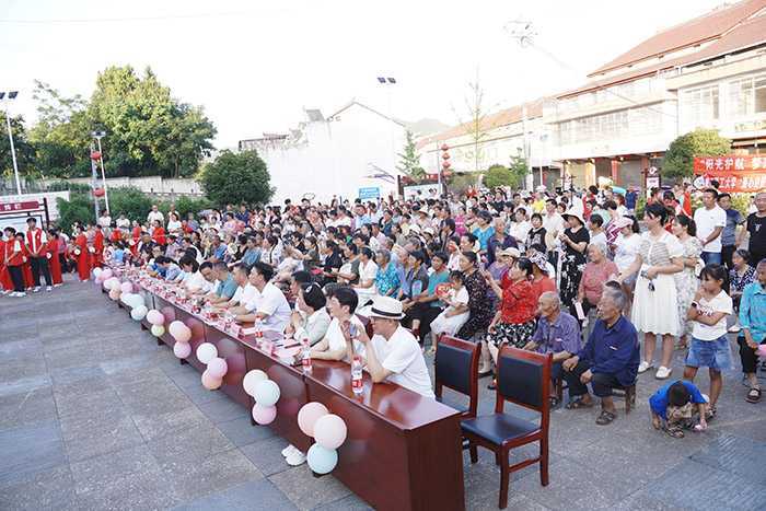 陜西理工大學“涓涓理工情意，教育賦能鄉(xiāng)村振興”大舞臺走進南鄭兩河鎮(zhèn)