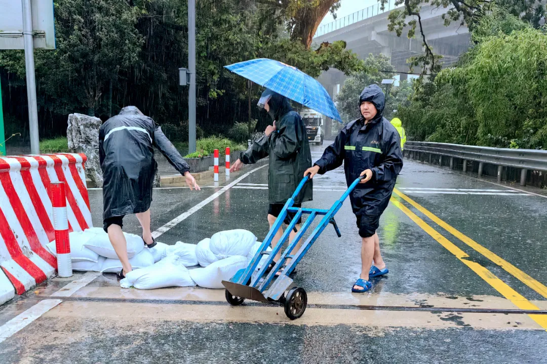 漢中撤離7349戶17513人，多條道路交通管制