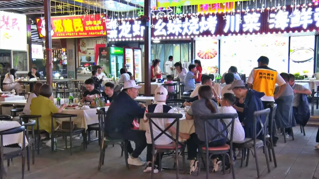 客流增長245%！漢中五一“夜經(jīng)濟”爆火