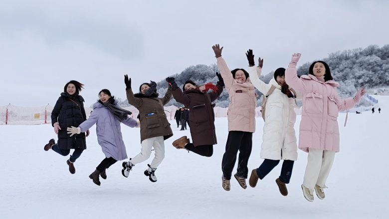 漢中市冰雪嘉年華南鄭分會(huì)場(chǎng)暨龍頭山第六屆云端冰雪季盛大啟幕插圖4