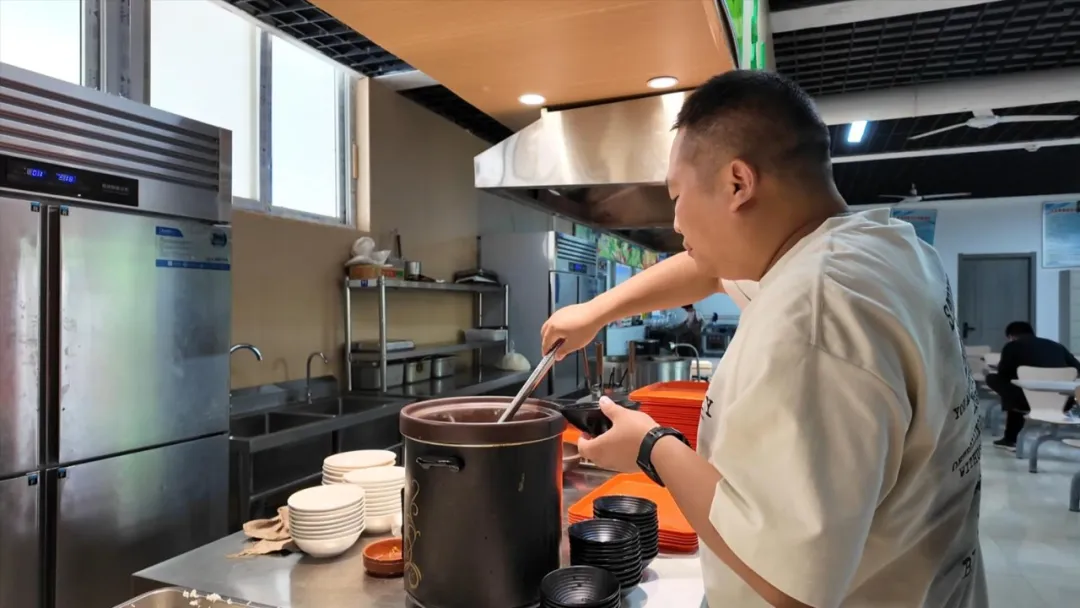 小小機(jī)關(guān)食堂 滿滿“漢中溫度”