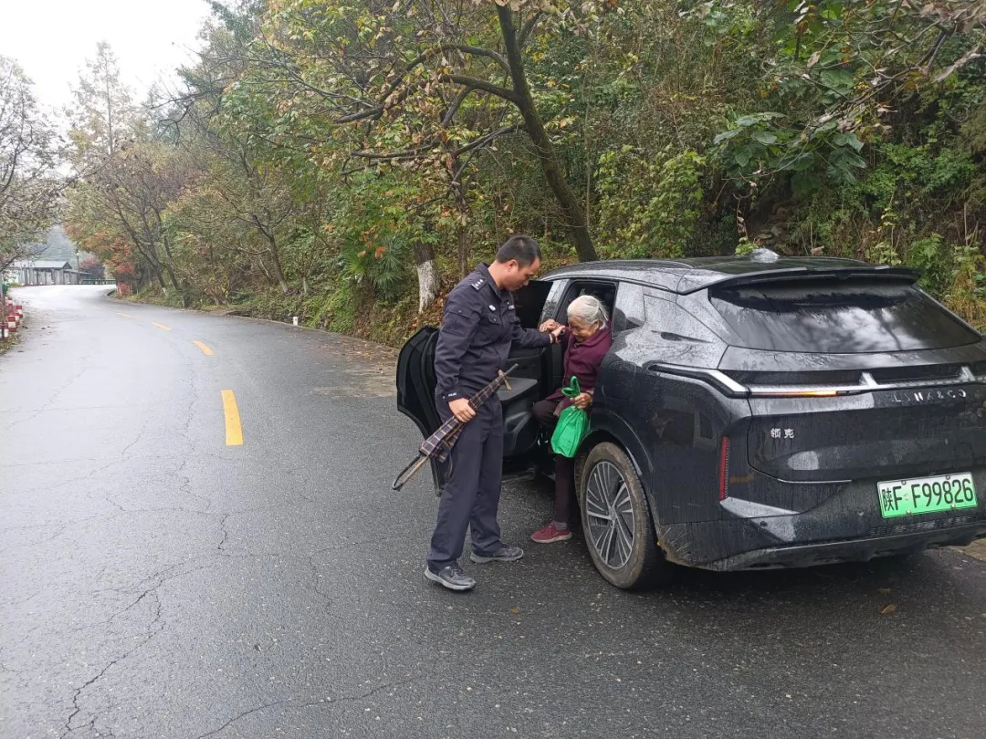 小事暖心護(hù)平安，失而復(fù)得笑開顏