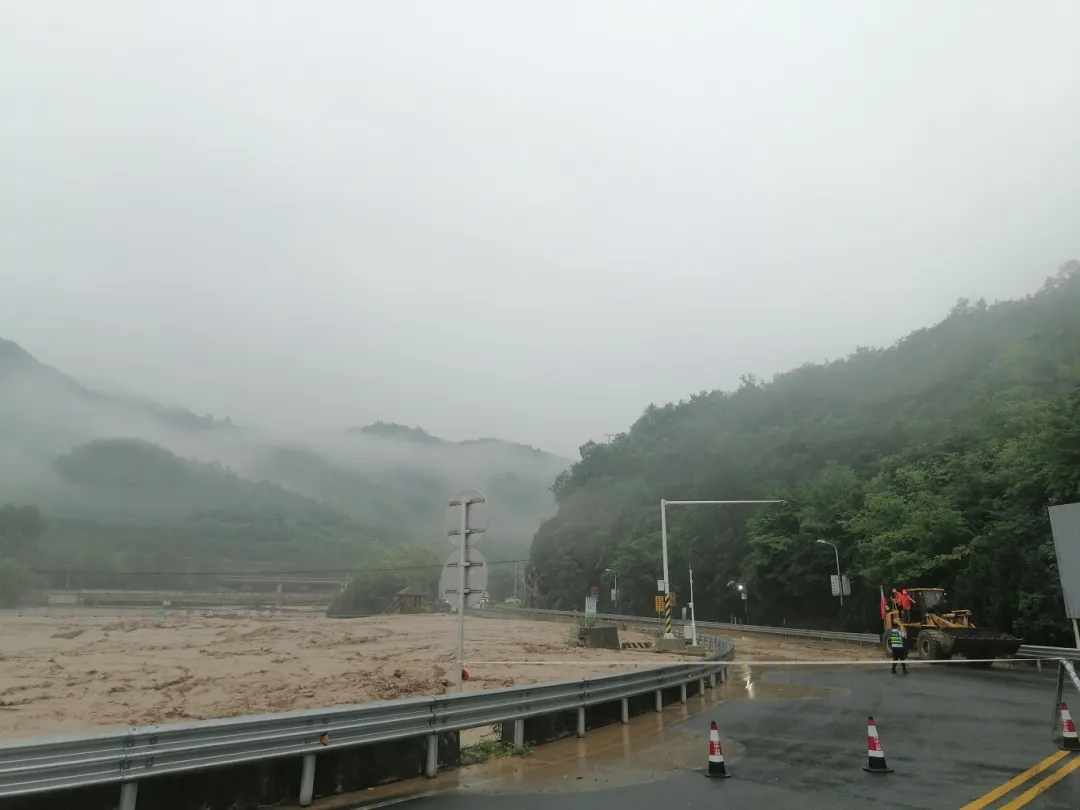 漢中撤離7349戶17513人，多條道路交通管制