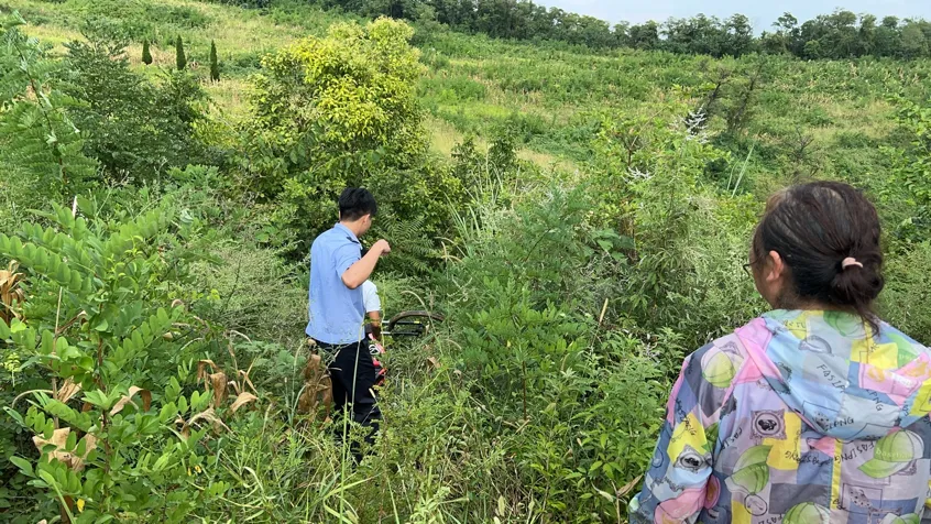 漢中一位老人被困在山里，多虧他們