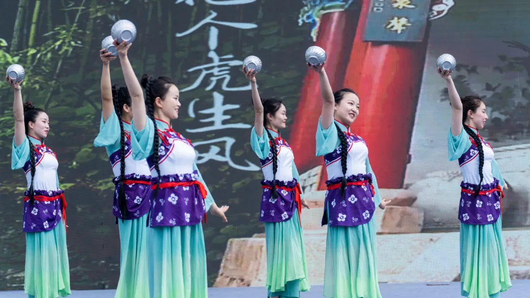 2025漢中鎮(zhèn)巴春日盛宴，解鎖油菜花海文旅新玩法！