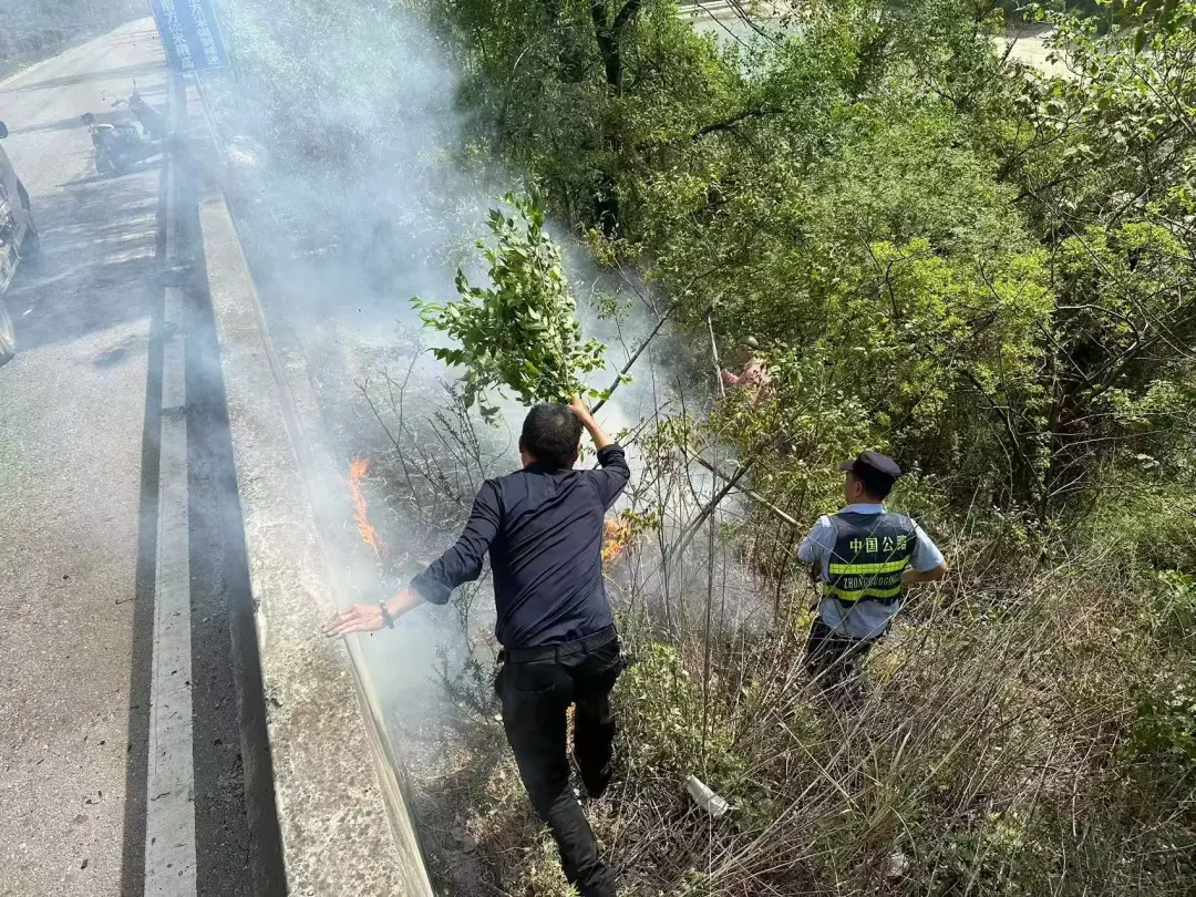 35分鐘火速撲滅！公路人變身消防員 →